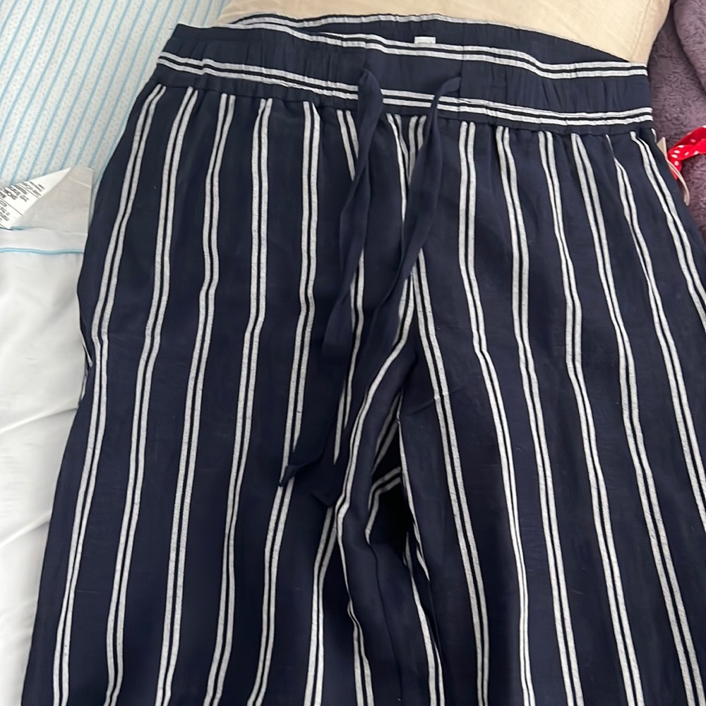 Wide leg navy ankle pants